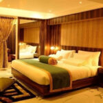 Hotels & Banquests