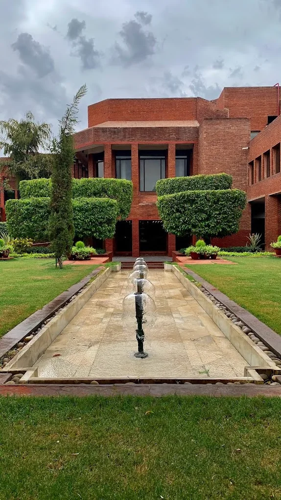 ITC Mughal in Agra: aluminium systems by Riyom Global Solutions