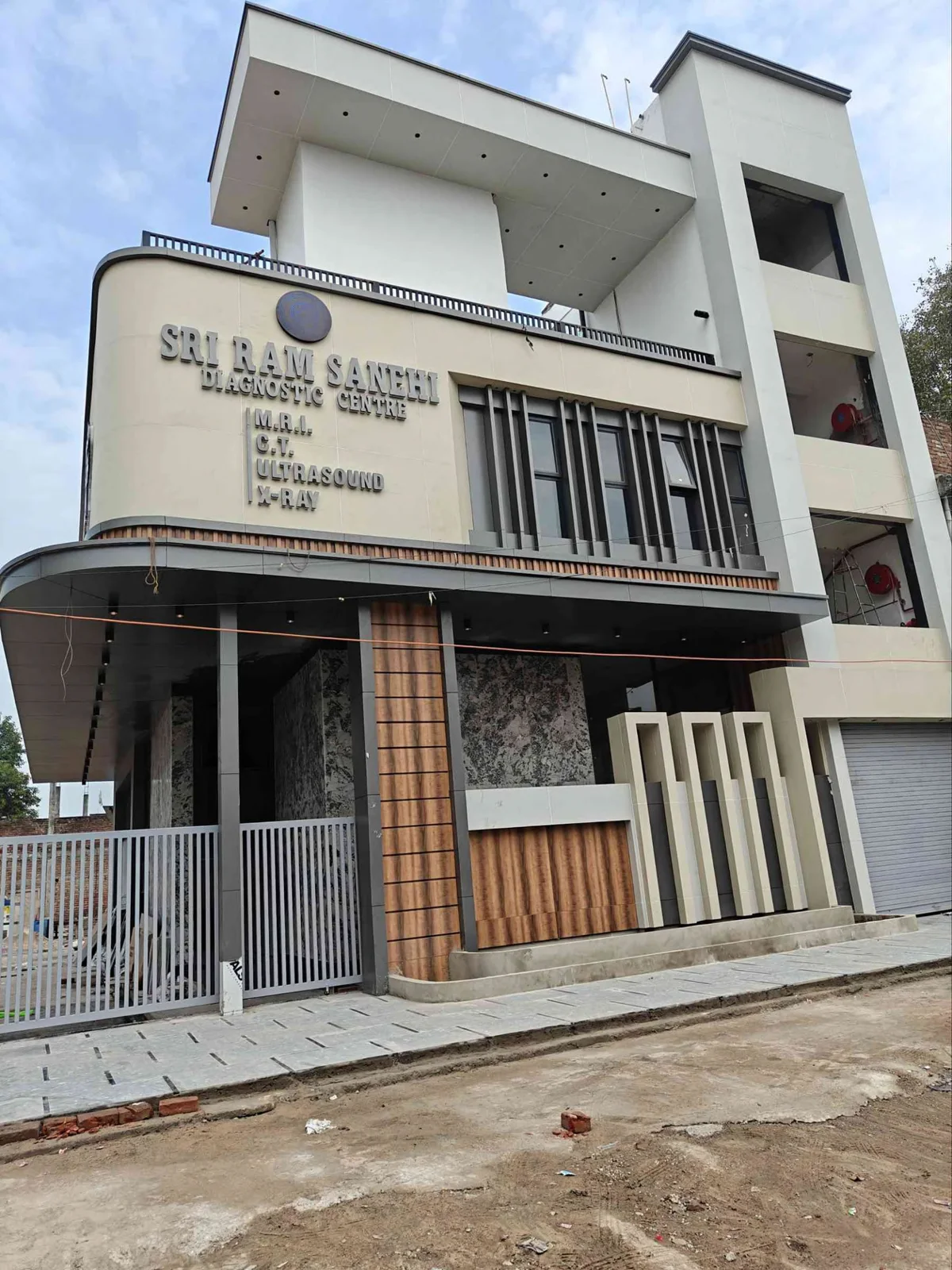 Sri Ram Sanehi MRI Center: aluminium systems by Riyom Global Solutions