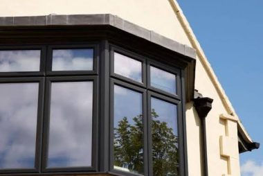 Aluminium bay window